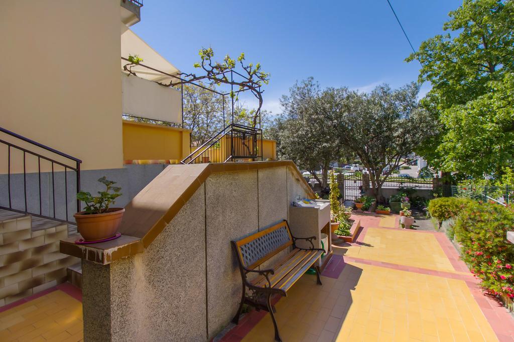 Apartment Oleander Mali Lošinj Esterno foto